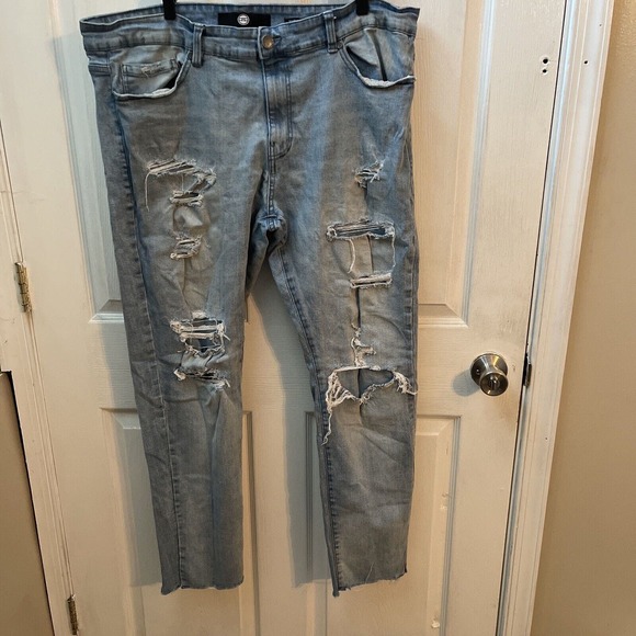 Jordan Craig Sean Fit Distressed Rip Light Wash Denim Jeans 42x32 JM3399 - Picture 1 of 6